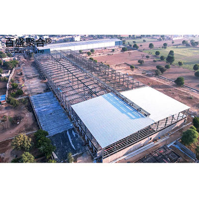 Metalowe ramy prefabrykowane konstrukcje stalowe z dachami z panelami kanapkowymi