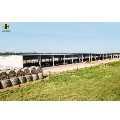 Q235/Q345B Metalowe budynki rolnicze z mieszkaniami mieszkalnymi Prefabrykowane areny jazdy