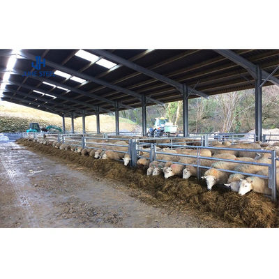 Niski poziom węgla Q235/Q345 Metalowe szopy dla koni Prefab Metal Horse Barn