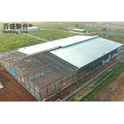 Przystępna cena Prefab Steel Workshop z pomalowanym dachem i panelem kanapkowym