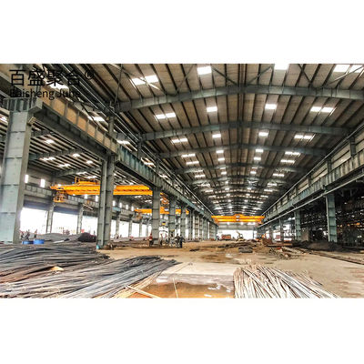 Przystępna cena Prefab Steel Workshop z pomalowanym dachem i panelem kanapkowym