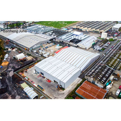 Przystępna cena Prefab Steel Workshop z pomalowanym dachem i panelem kanapkowym